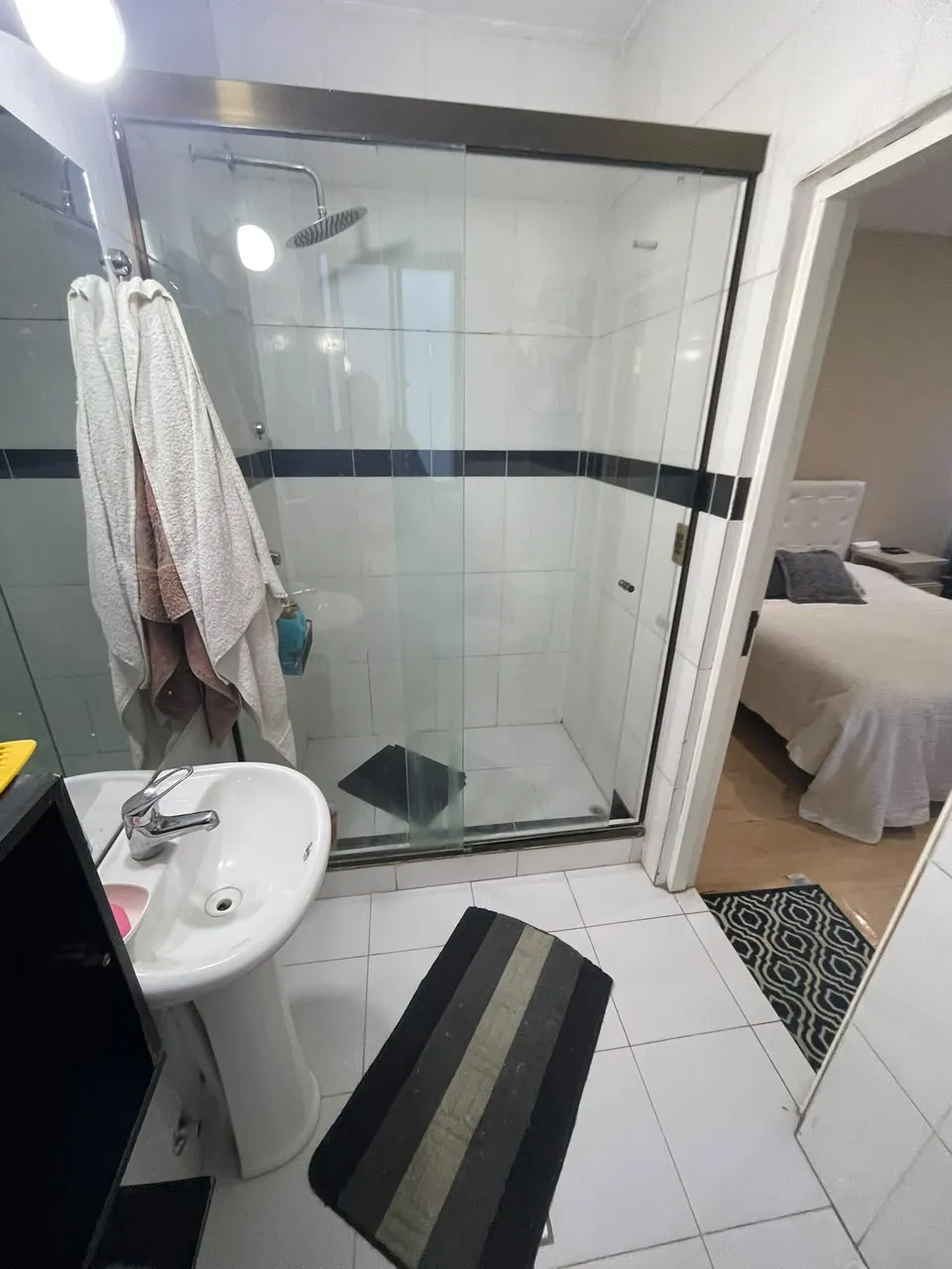 Baño de la suite con ducha